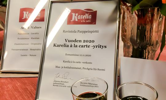 Kunniakirjat ja arvotaulu